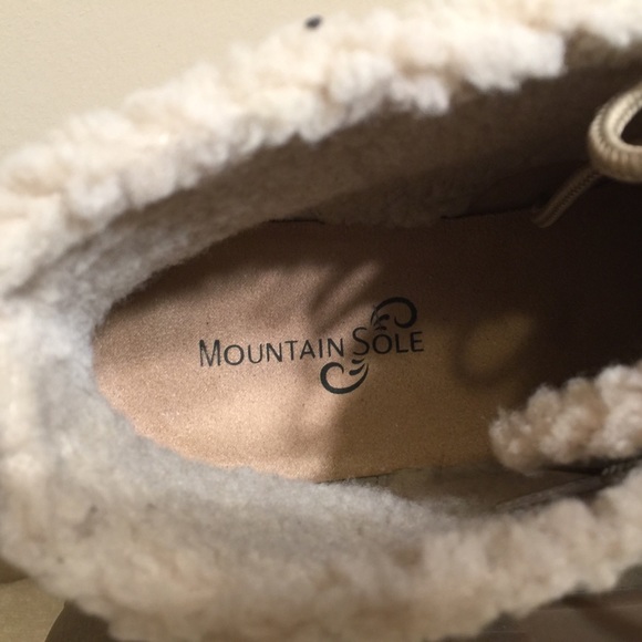 New Mountain sole women’s Charlie ankle booties - Picture 5 of 7